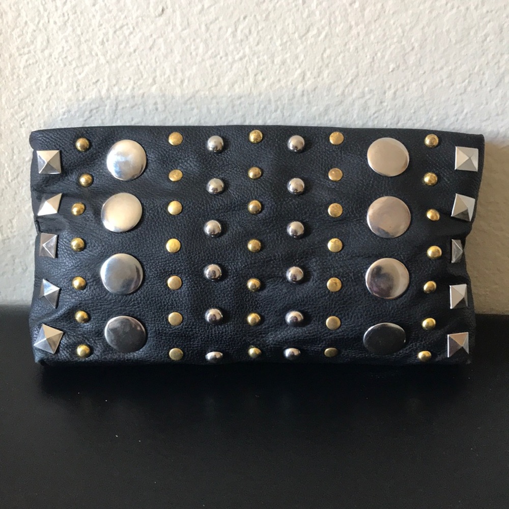 Metal Detailed Clutch
